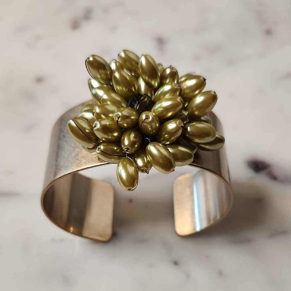 Vintage Brass Goldtone Cluster Pearls Cuff Bracelet RARE 🔥